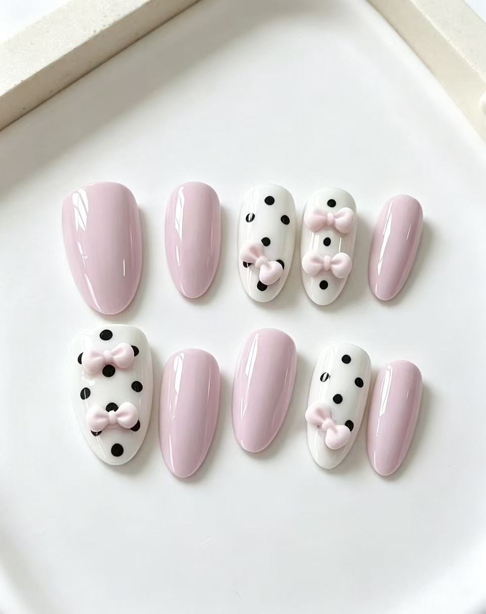 10-Piece Set of Pink and White - Press On Nail Set 评论和价格